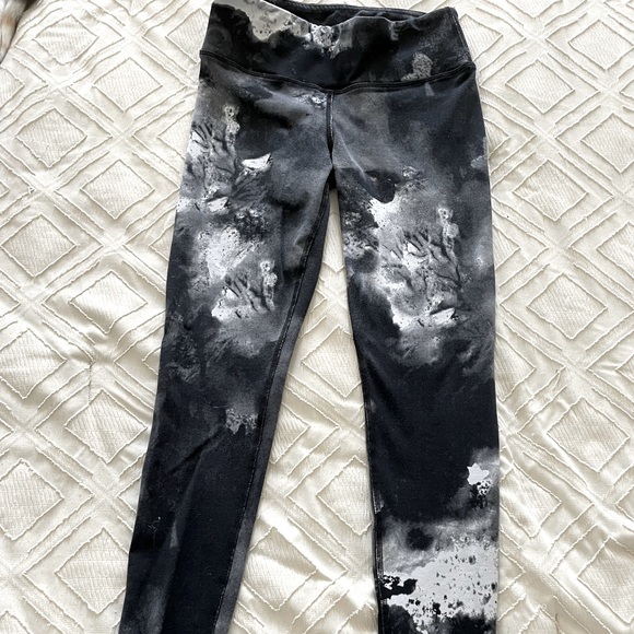 Alo Leggings - Picture 1 of 2